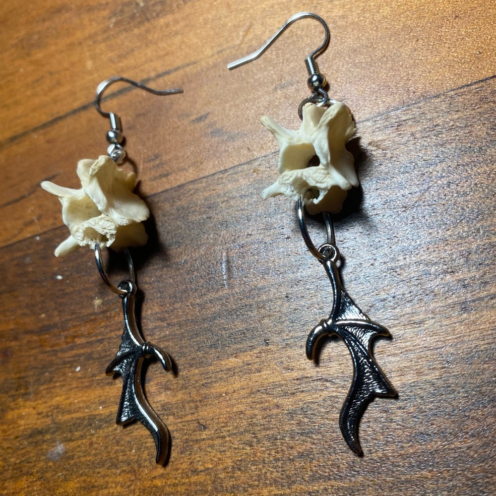 Real Possum Vertebrae Bone Batwing Earrings - Picture 4 of 7